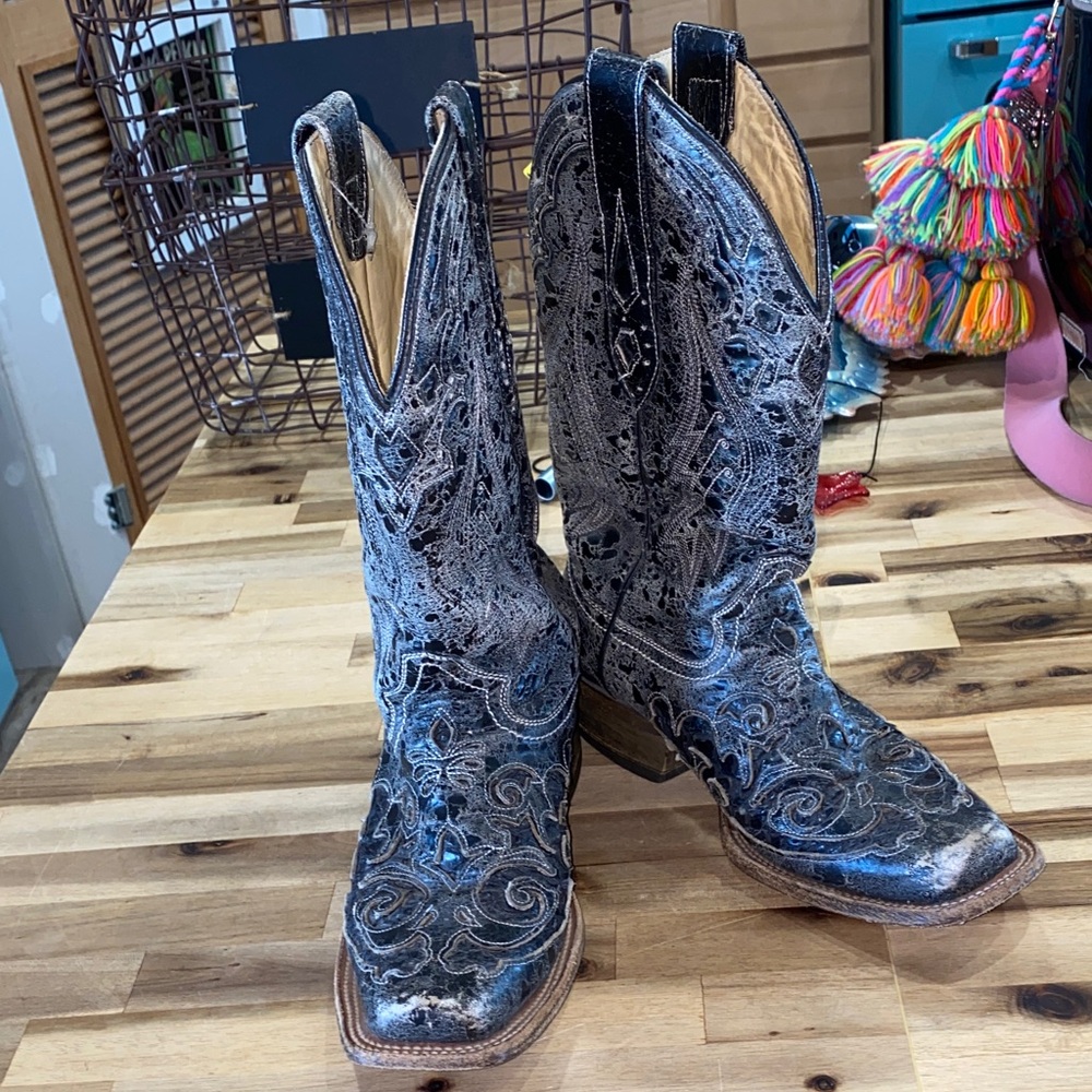 Vintage Corral boots Black with distressing and Lizard inlay - Picture 14 of 14